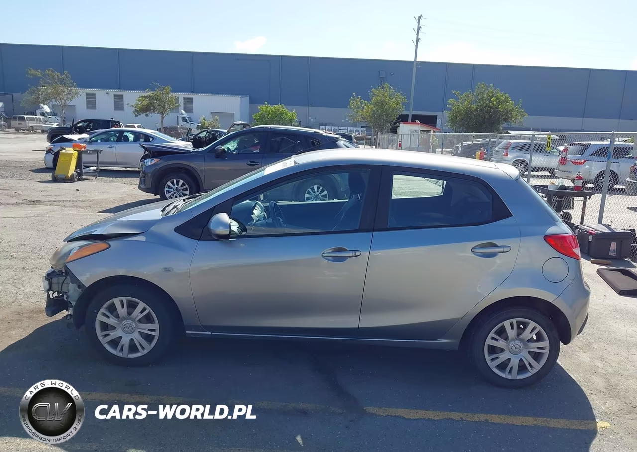 2014 Mazda Mazda2 Sport VIN:JM1DE1KZ6E0184825 - 15