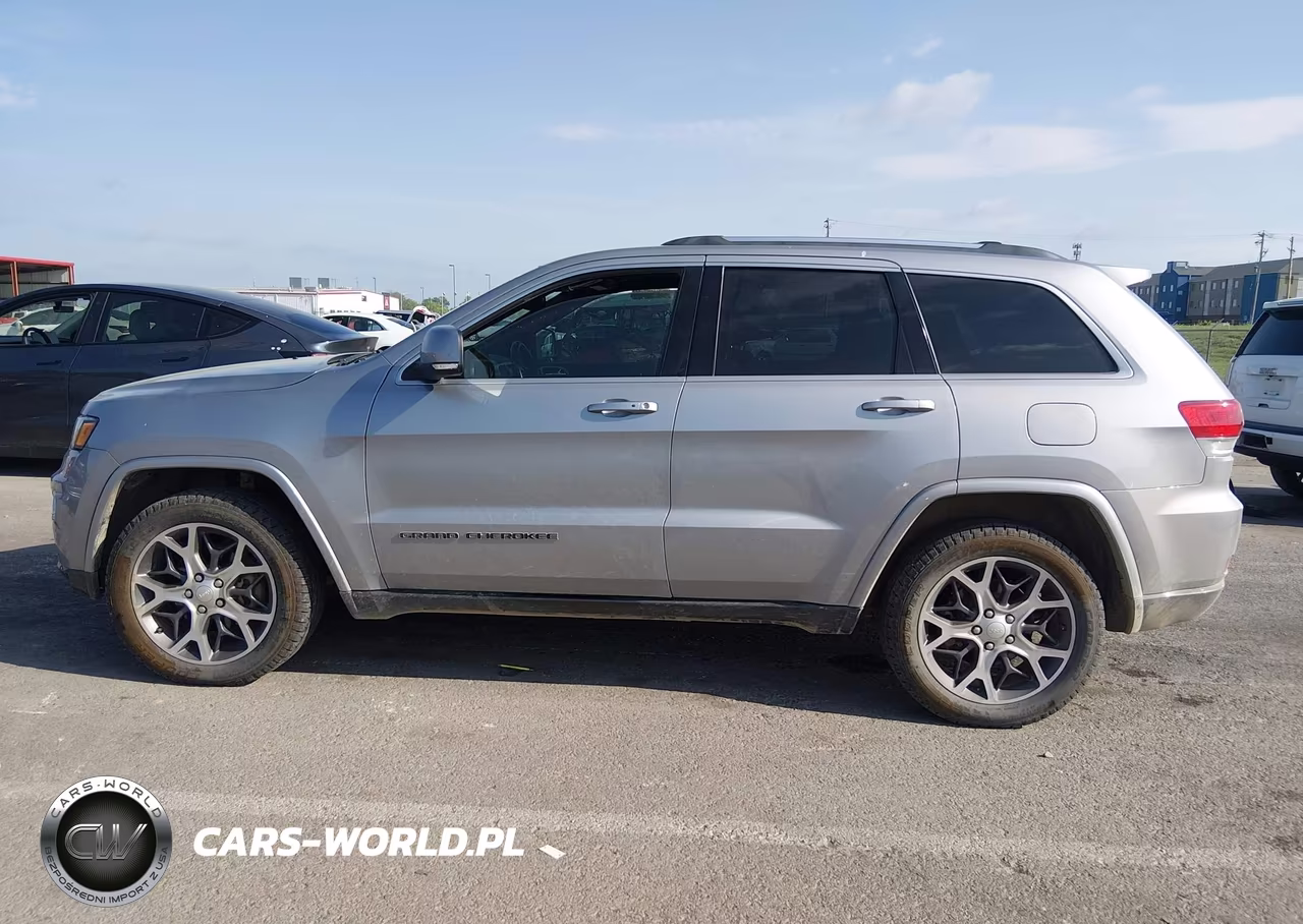 2018 Jeep Grand Cherokee Sterling Edition 4X4 VIN:1C4RJFBG4JC286520 - 14
