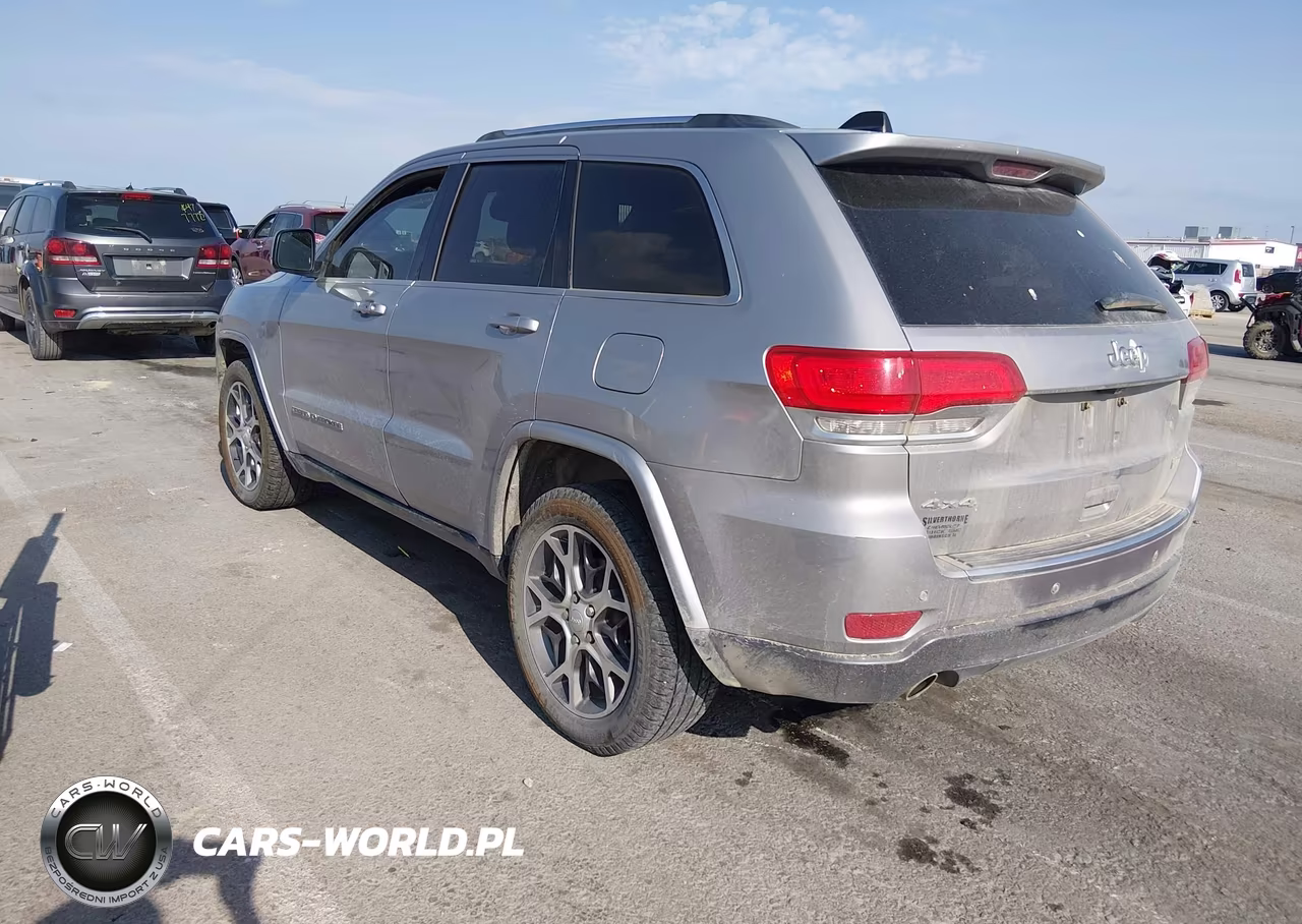 2018 Jeep Grand Cherokee Sterling Edition 4X4 VIN:1C4RJFBG4JC286520 - 3
