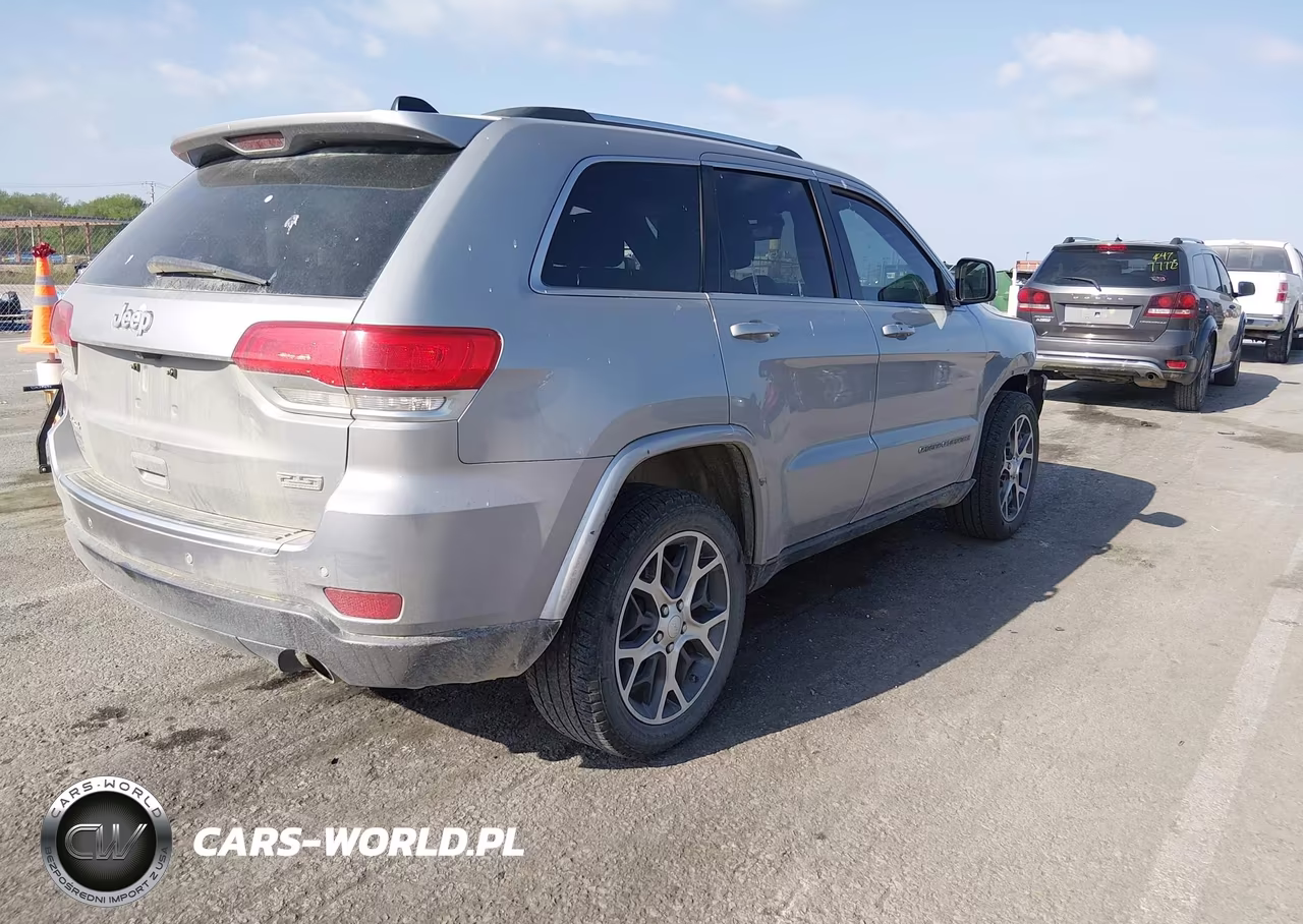 2018 Jeep Grand Cherokee Sterling Edition 4X4 VIN:1C4RJFBG4JC286520 - 4