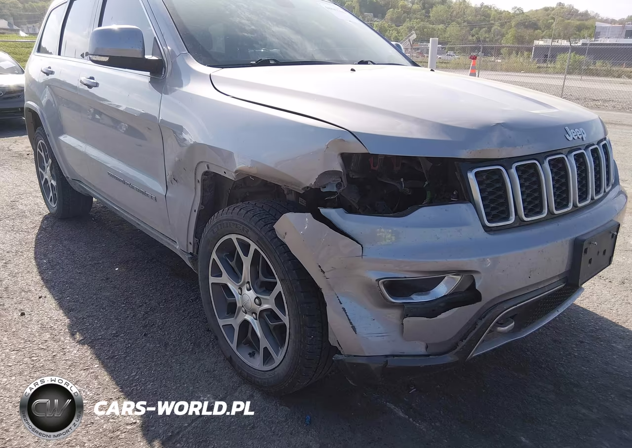 2018 Jeep Grand Cherokee Sterling Edition 4X4 VIN:1C4RJFBG4JC286520 - 6