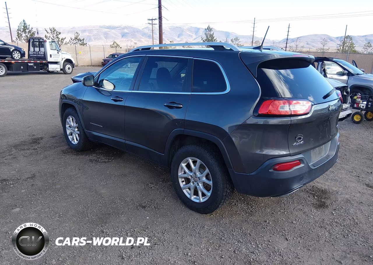 2016 Jeep Cherokee Latitude VIN:1C4PJMCS9GW269055 - 3