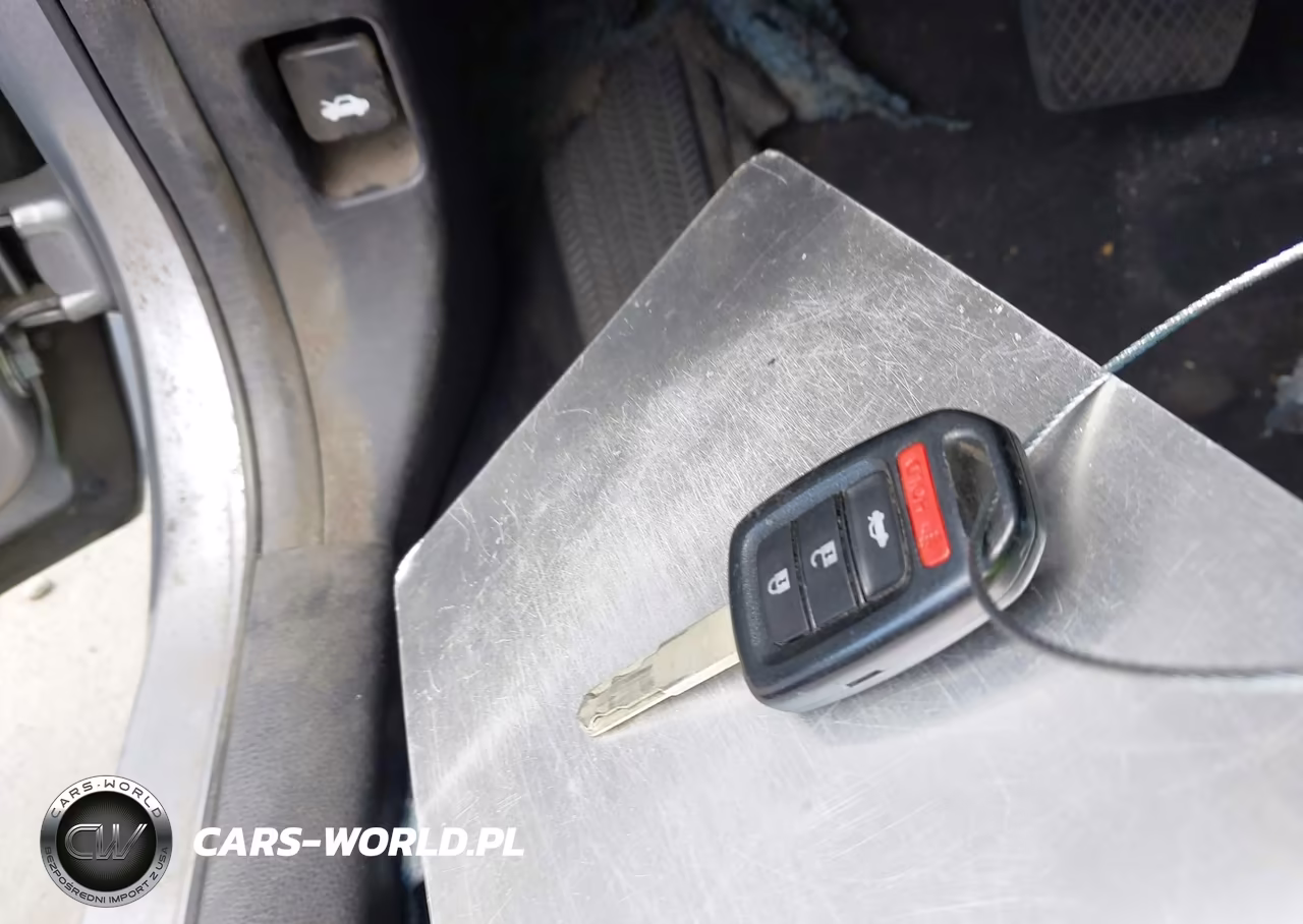 2019 Honda Civic Lx VIN:19XFC2F66KE210945 - 11