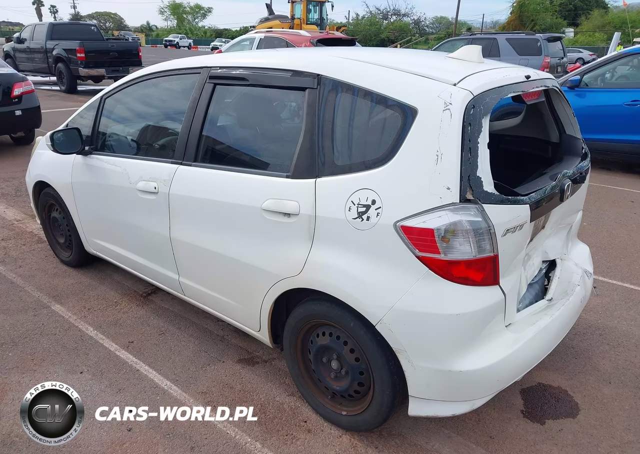 2013 Honda Fit VIN:JHMGE8H38DC042268 - 3