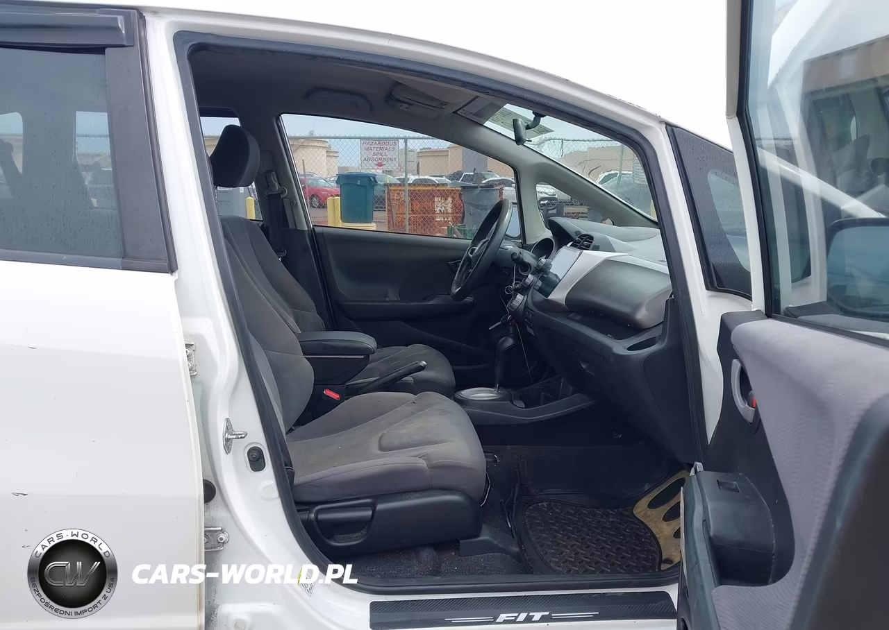 2013 Honda Fit VIN:JHMGE8H38DC042268 - 5