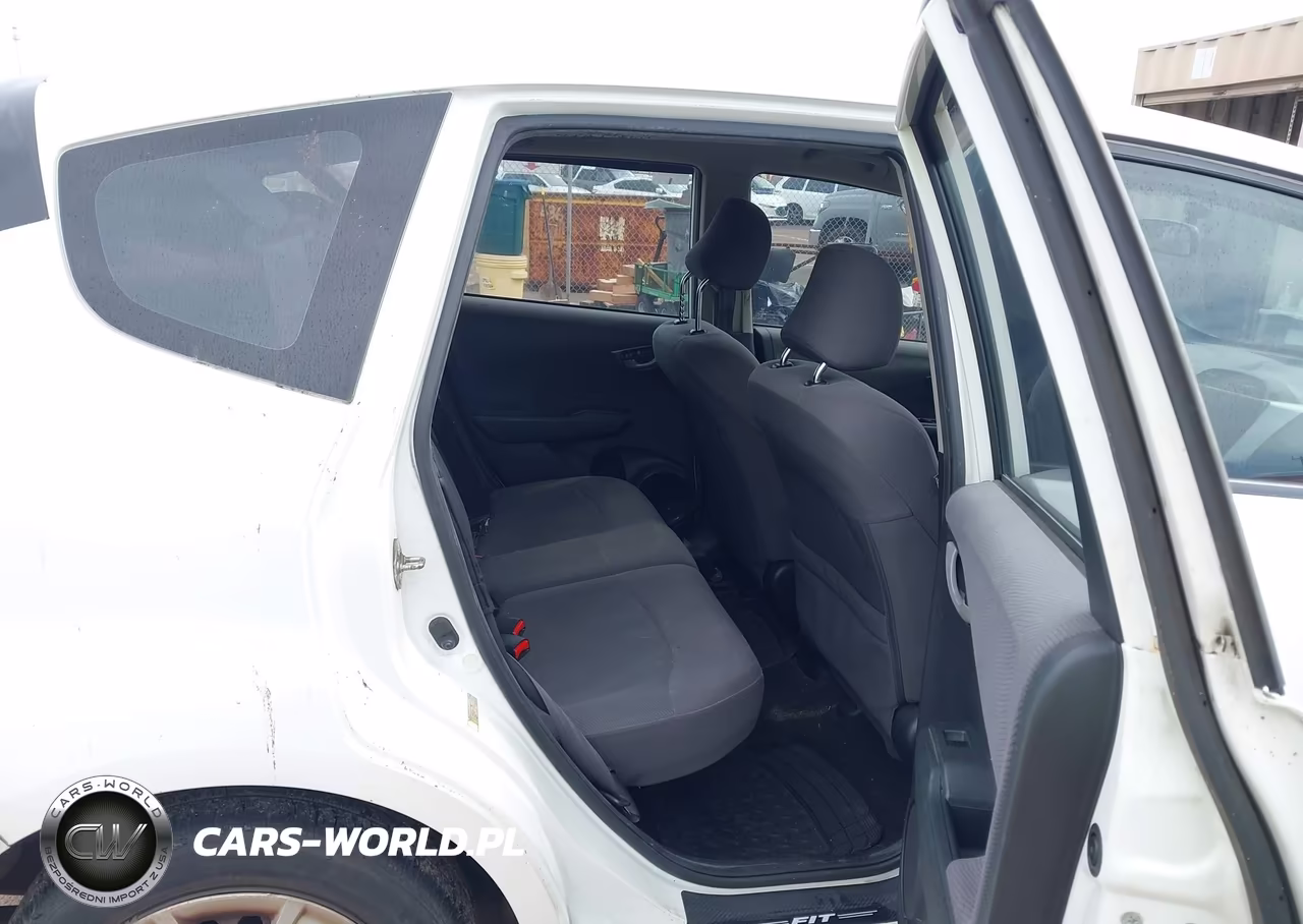 2013 Honda Fit VIN:JHMGE8H38DC042268 - 8