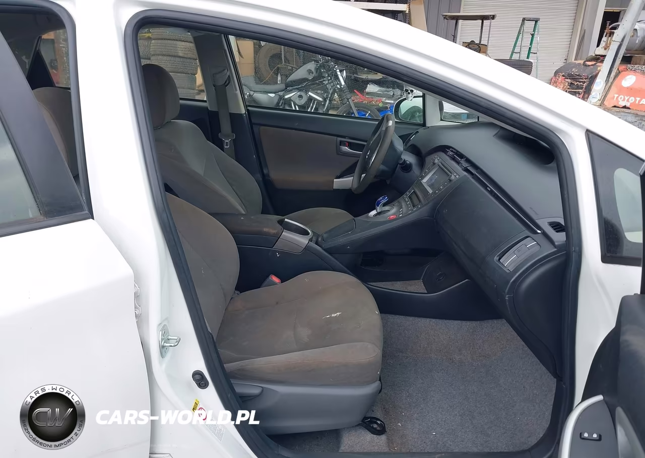 2014 Toyota Prius VIN:JTDKN3DU6E1761965 - 5
