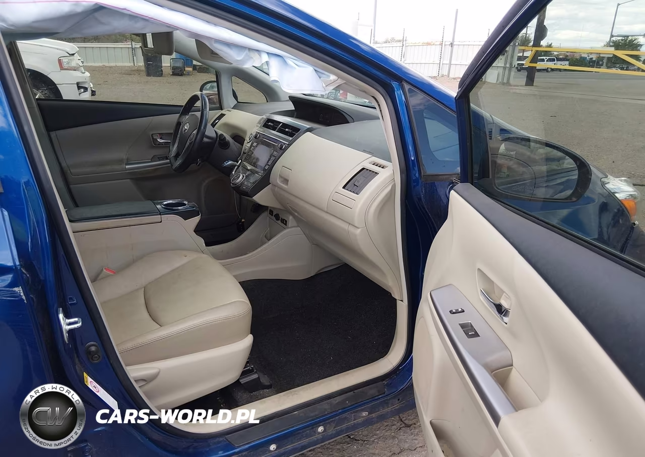 2017 Toyota Prius V Four VIN:JTDZN3EU0HJ060761 - 5