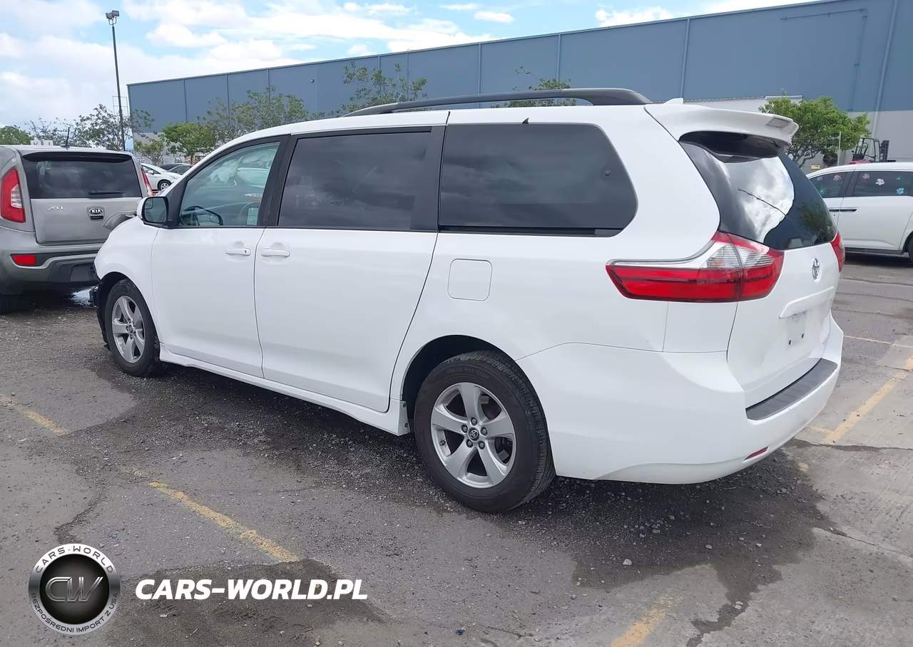 2020 Toyota Sienna Le VIN:5TDKZ3DC5LS047966 - 3
