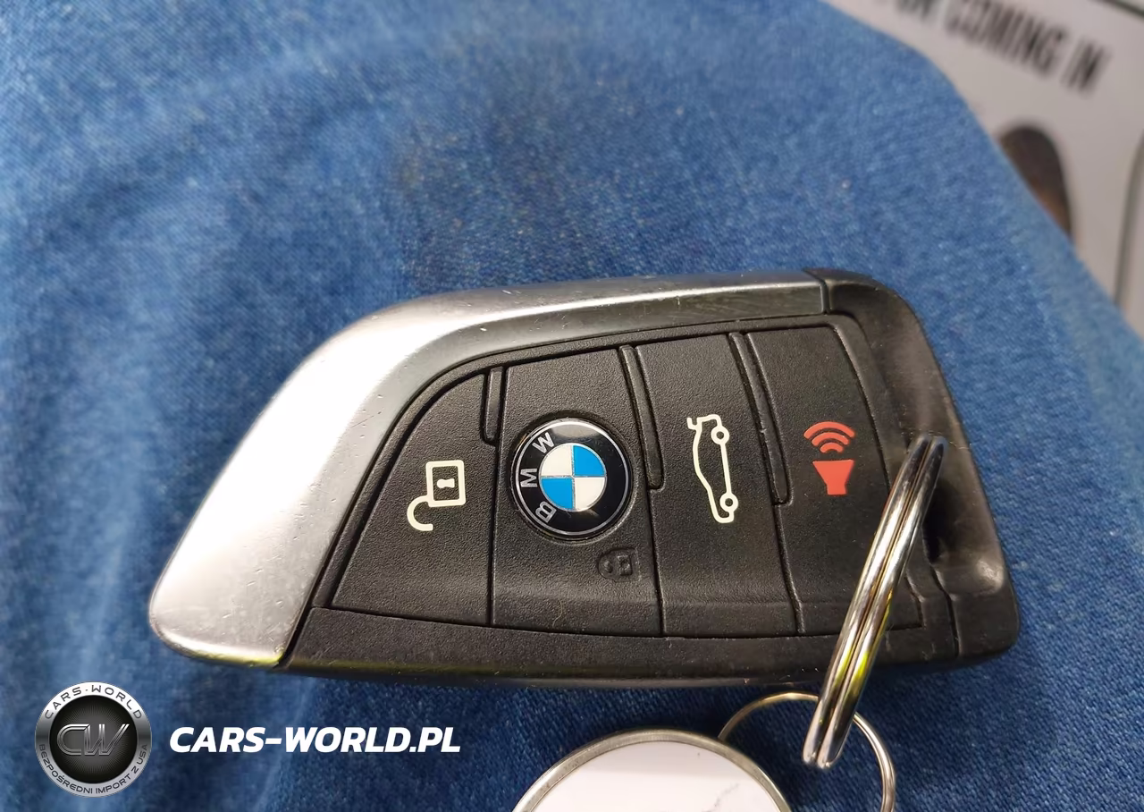 2018 BMW X1 xDrive28I VIN:WBXHT3C39J5K22657 - 11