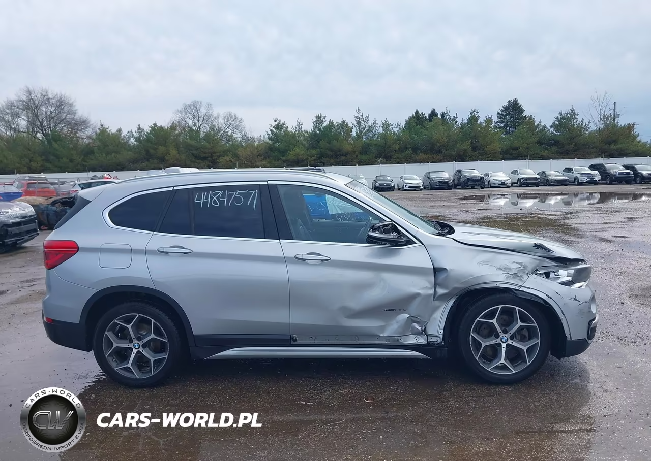 2018 BMW X1 xDrive28I VIN:WBXHT3C39J5K22657 - 13