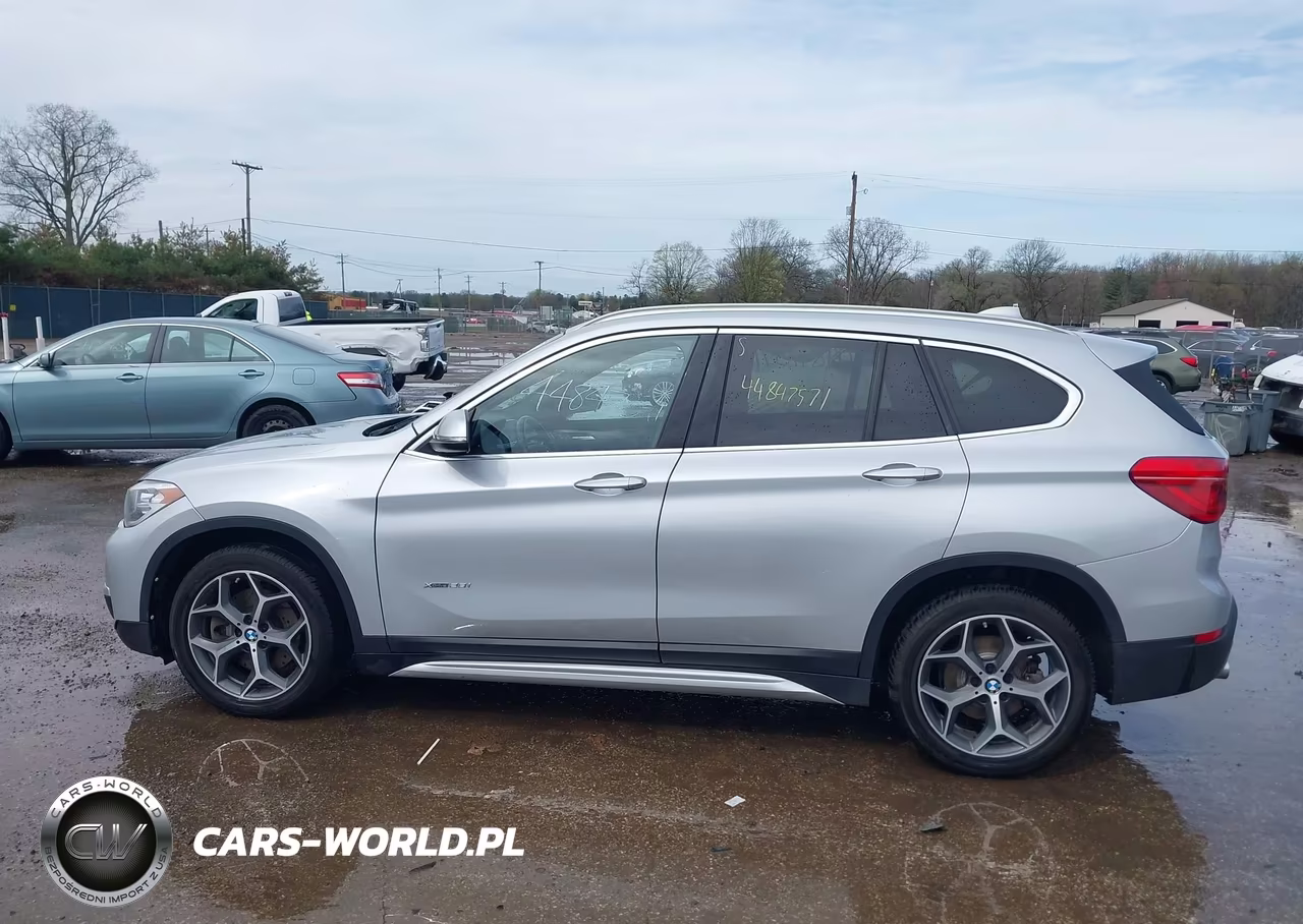 2018 BMW X1 xDrive28I VIN:WBXHT3C39J5K22657 - 14