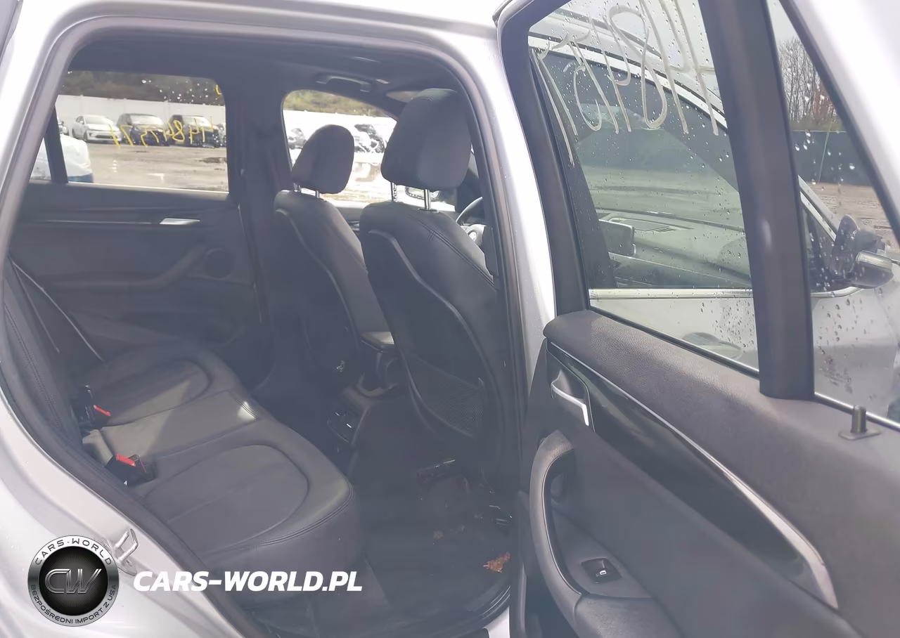 2018 BMW X1 xDrive28I VIN:WBXHT3C39J5K22657 - 8