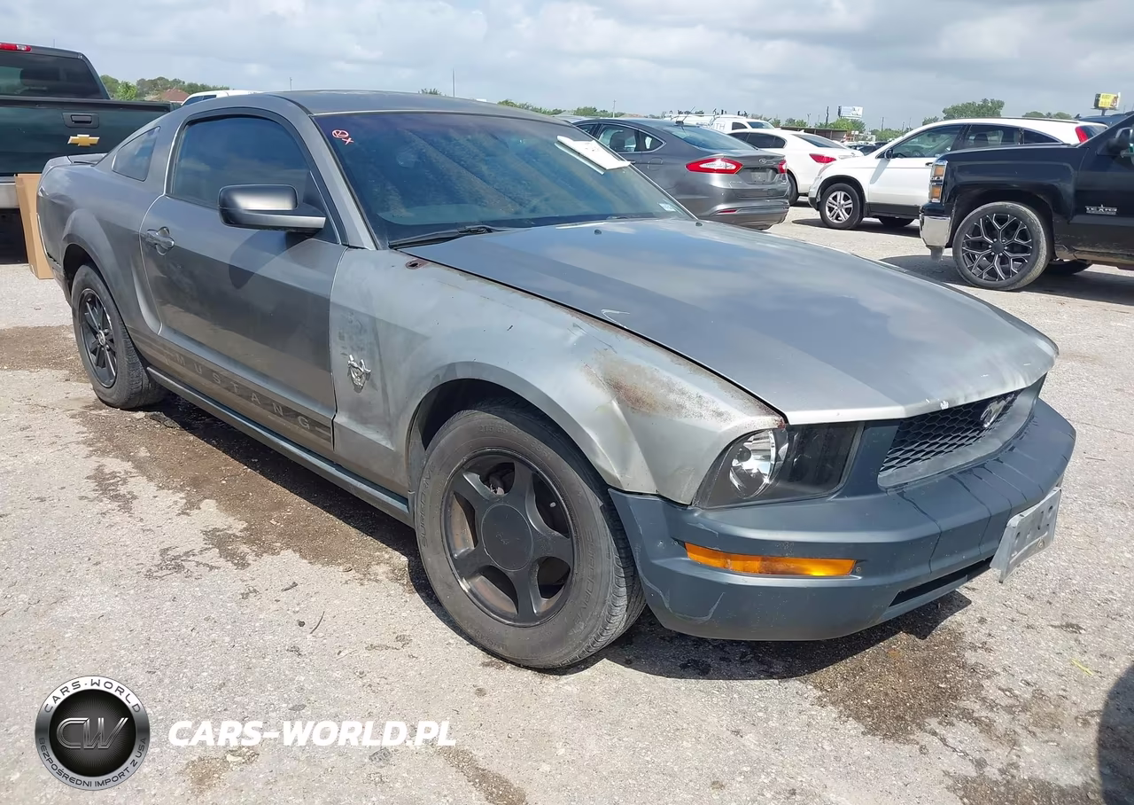 2009 Ford Mustang V6-V6 Premium