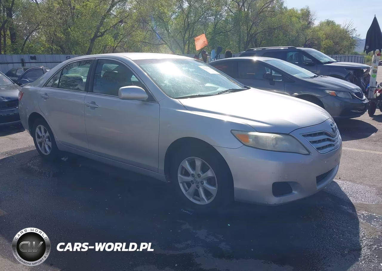 2011 Toyota Camry Le V6 – zdjęcie 1 z 16