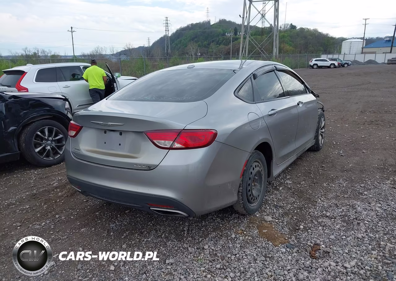 2016 Chrysler 200 S VIN:1C3CCCBB1GN125045 - 4