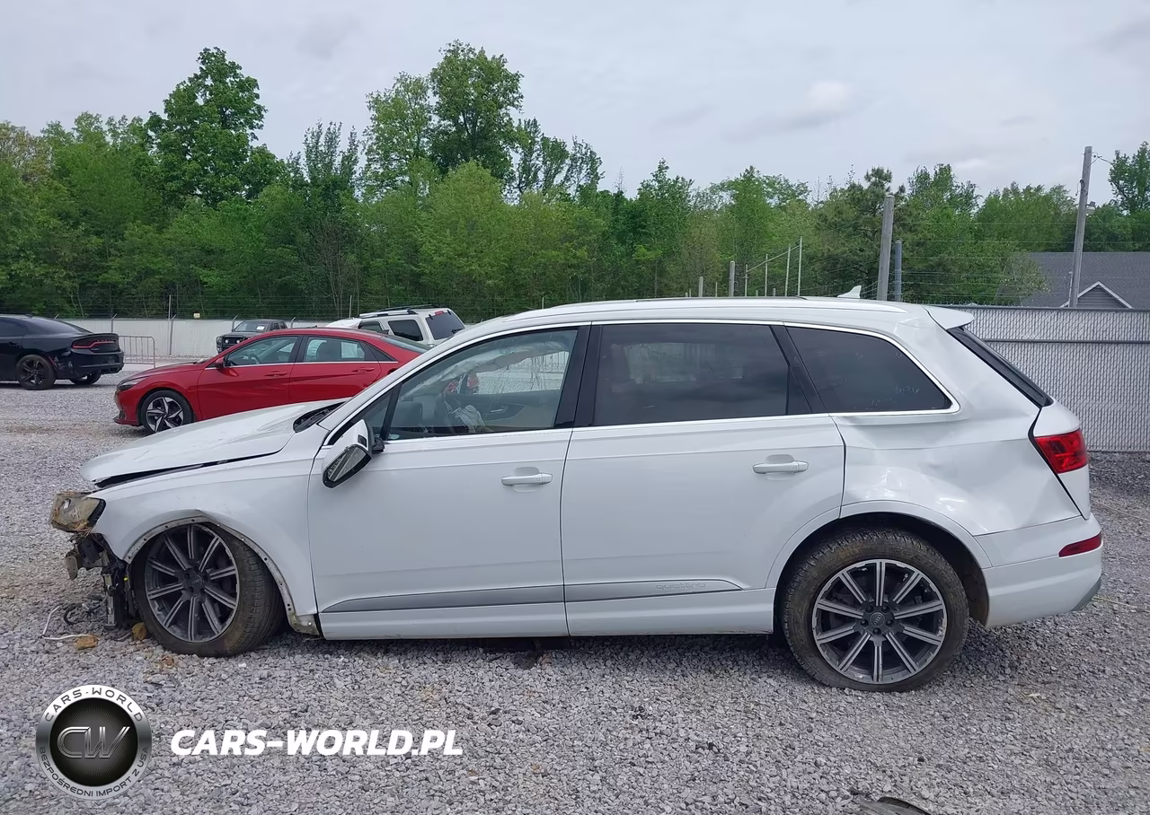 2017 Audi Q7 3.0T Premium VIN:WA1LAAF77HD024993 - 14