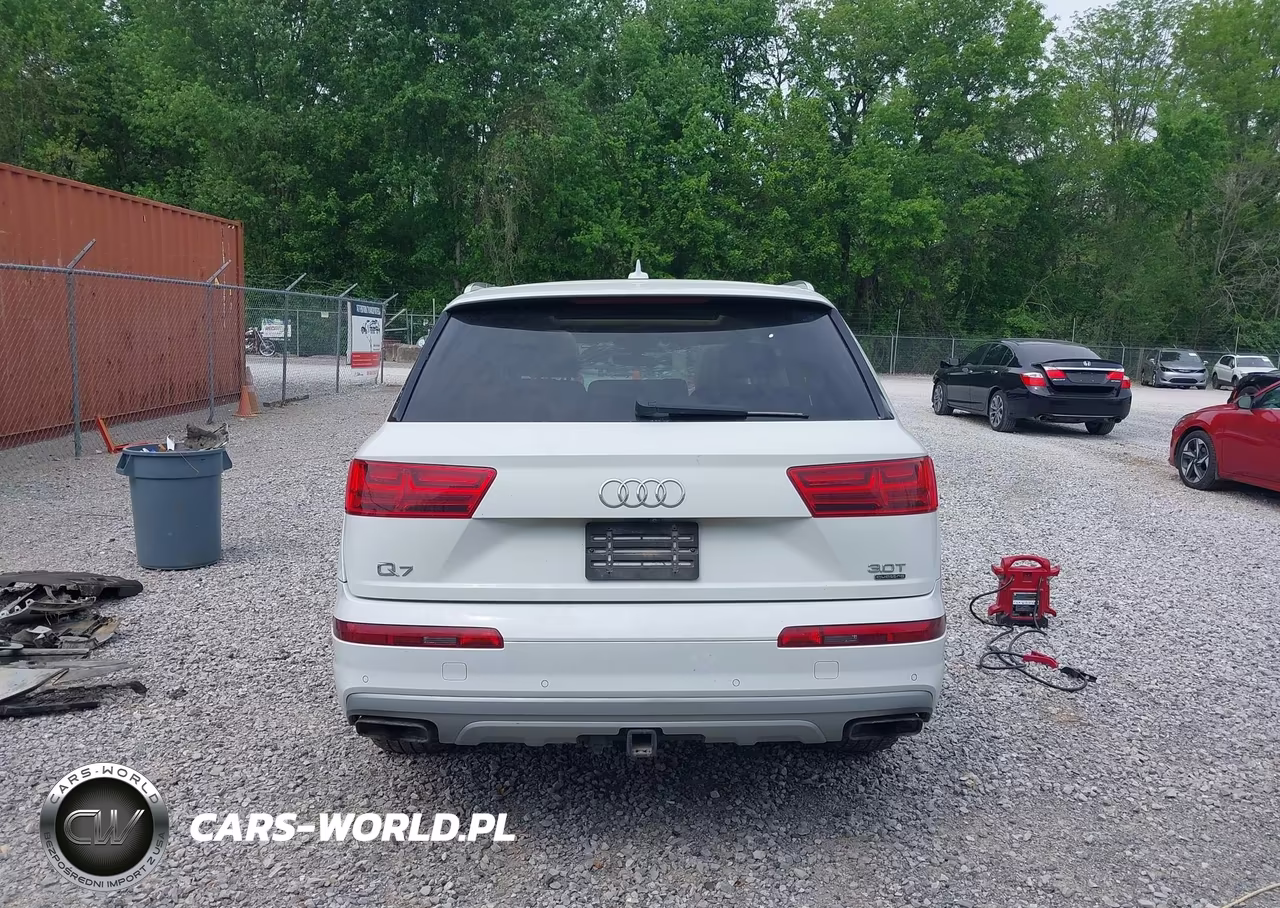 2017 Audi Q7 3.0T Premium VIN:WA1LAAF77HD024993 - 16