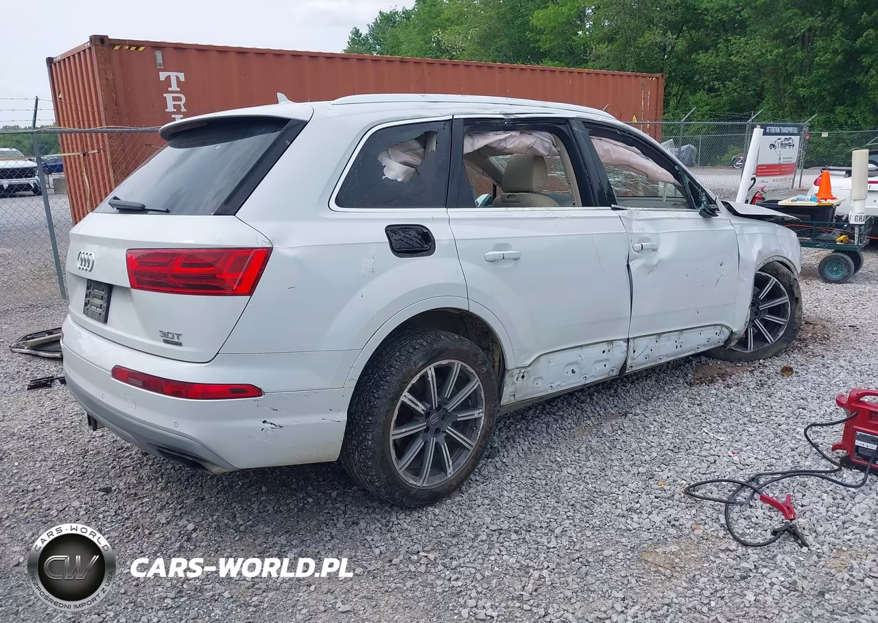 2017 Audi Q7 3.0T Premium VIN:WA1LAAF77HD024993 - 4