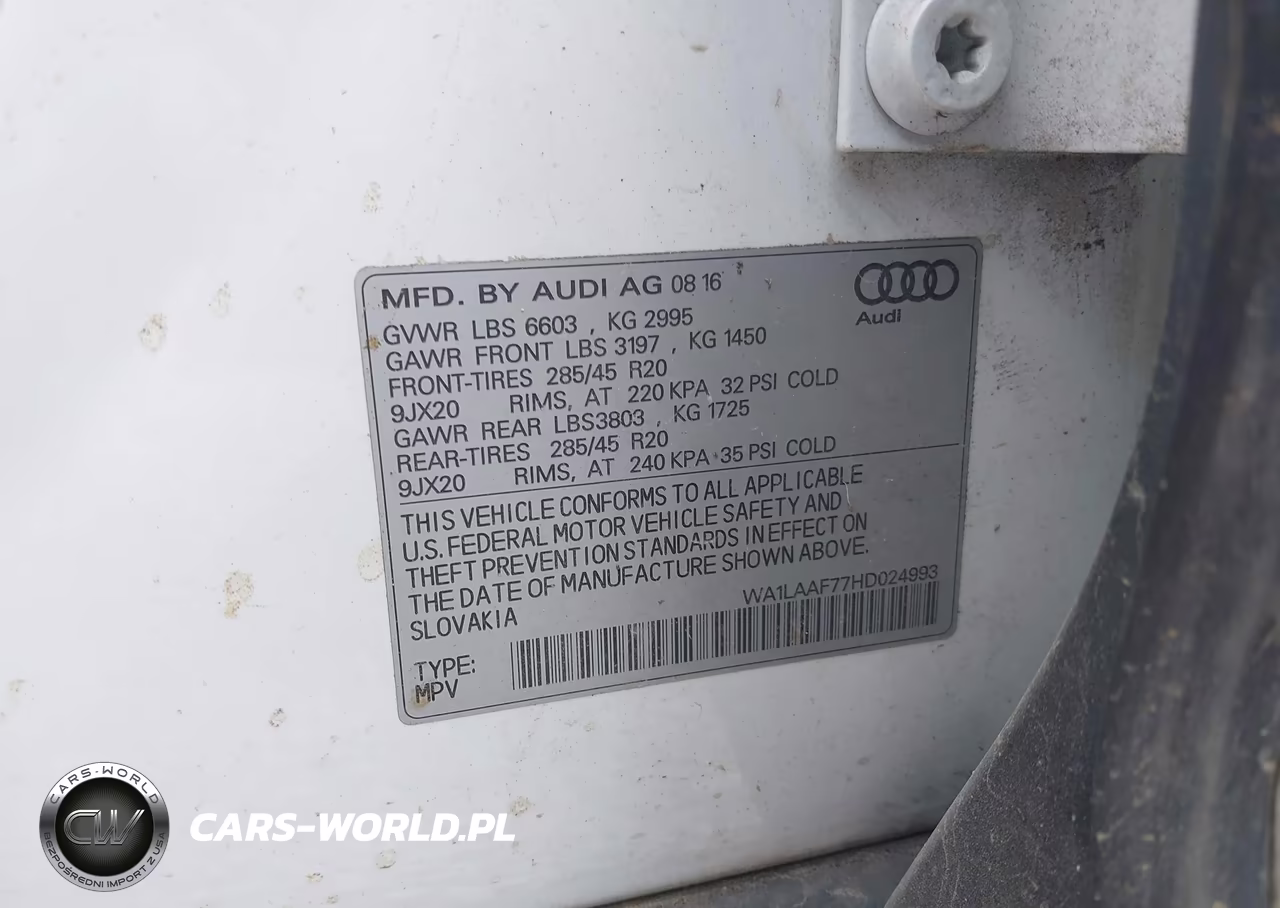 2017 Audi Q7 3.0T Premium VIN:WA1LAAF77HD024993 - 9