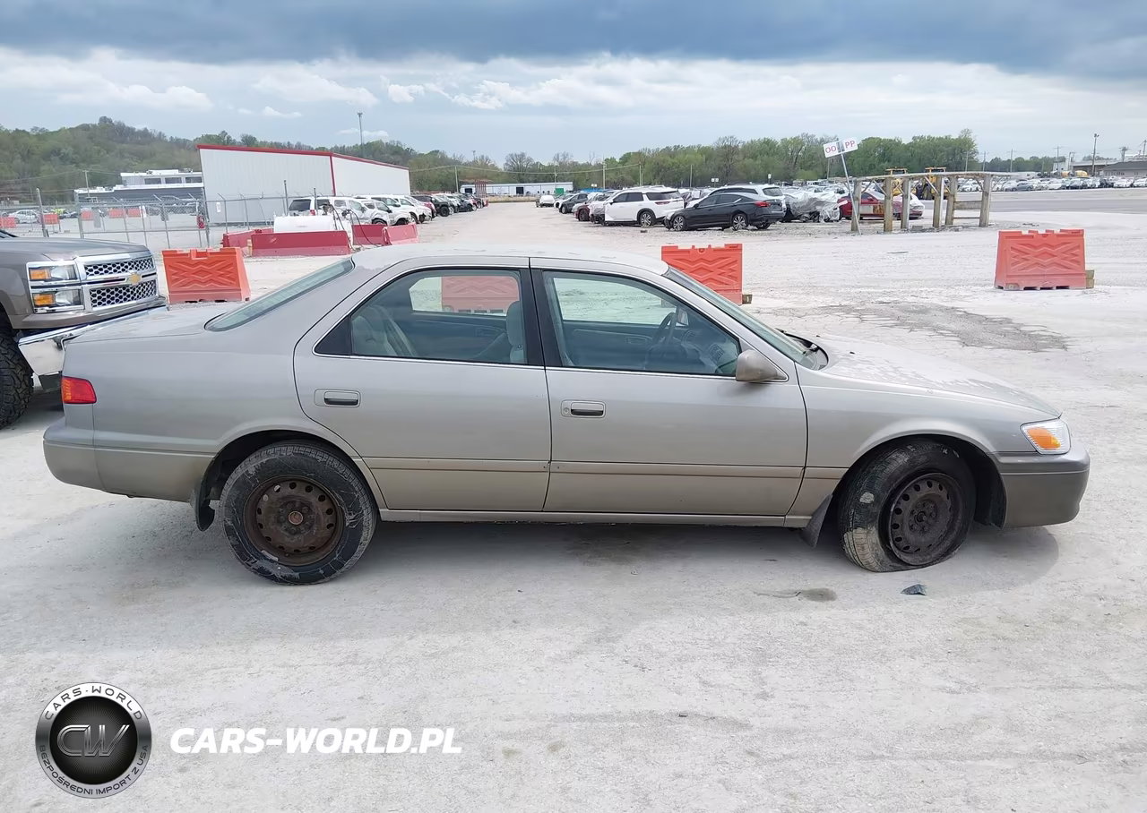 2000 Toyota Camry Le VIN:JT2BG22K3Y0466167 - 14