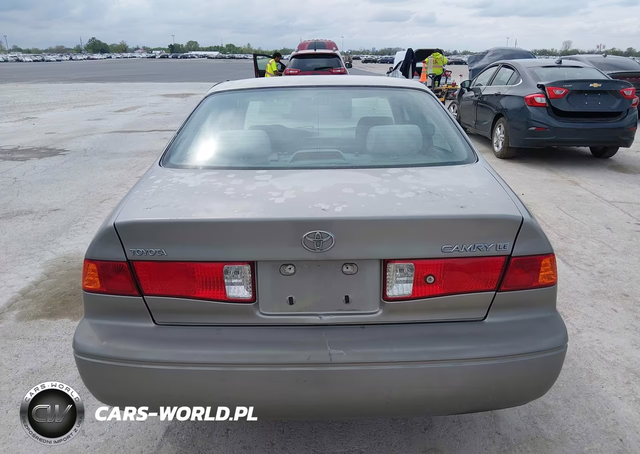 2000 Toyota Camry Le VIN:JT2BG22K3Y0466167 - 17