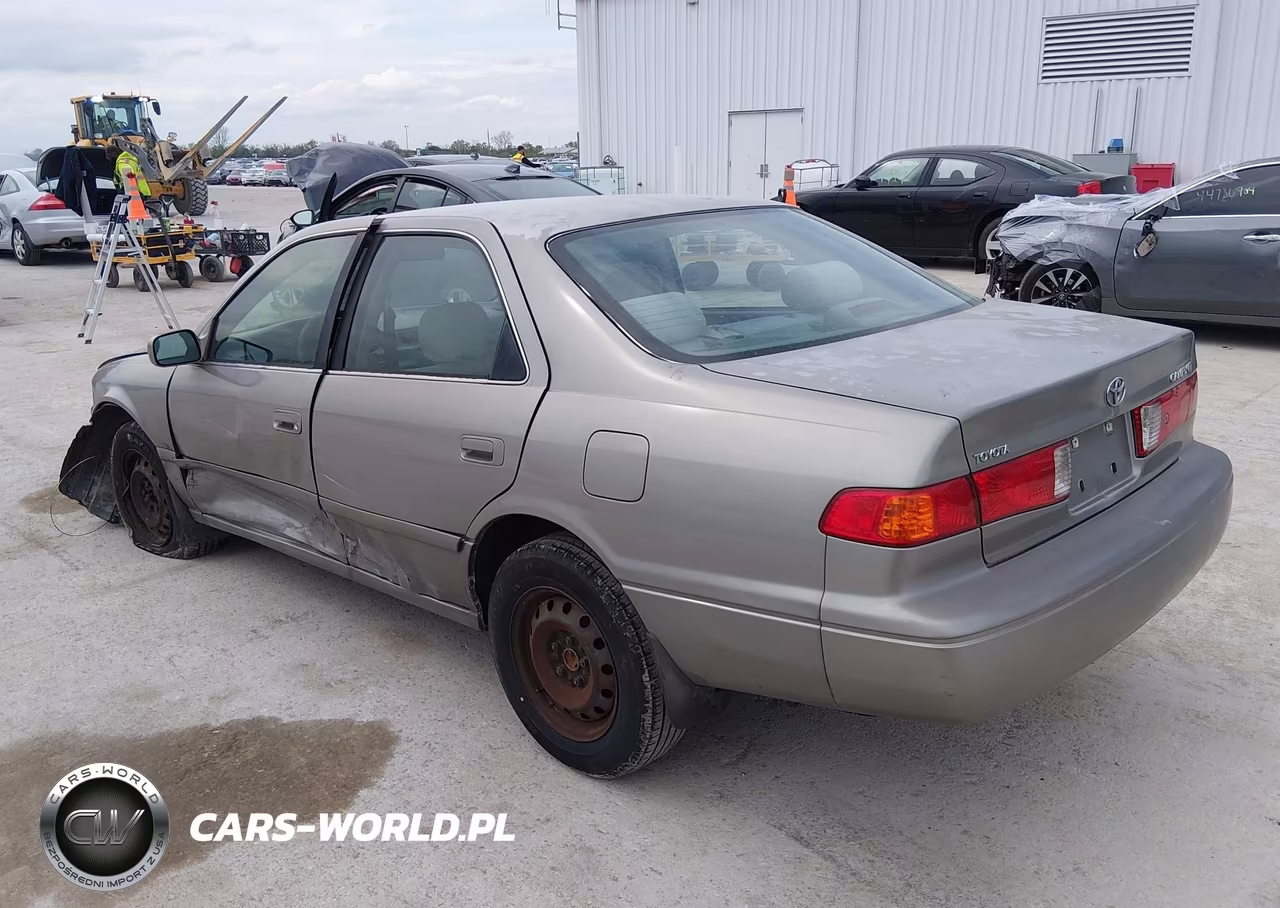 2000 Toyota Camry Le VIN:JT2BG22K3Y0466167 - 3