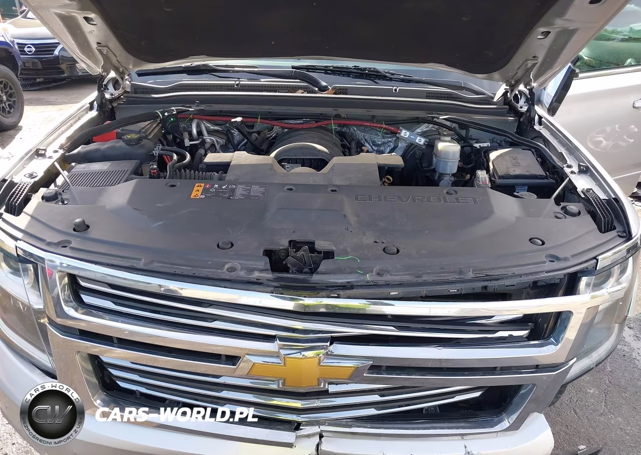 2018 Chevrolet Suburban Premier VIN:1GNSCJKC7JR196620 - 10