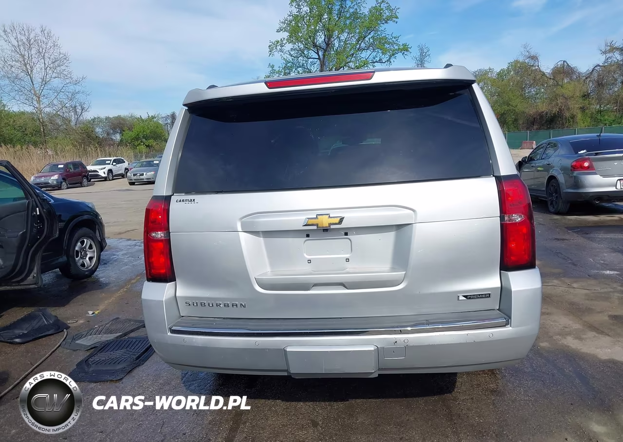 2018 Chevrolet Suburban Premier VIN:1GNSCJKC7JR196620 - 17