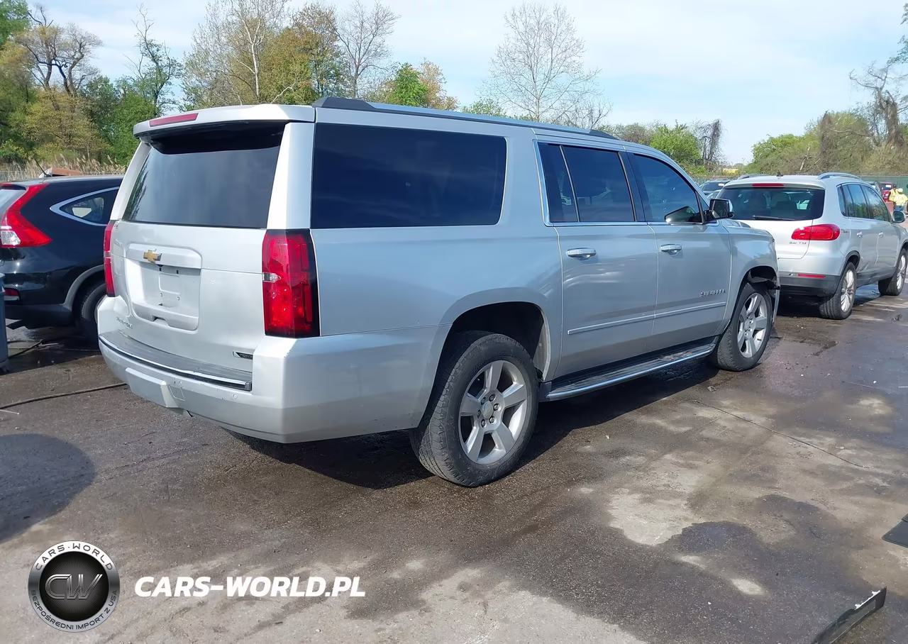 2018 Chevrolet Suburban Premier VIN:1GNSCJKC7JR196620 - 4