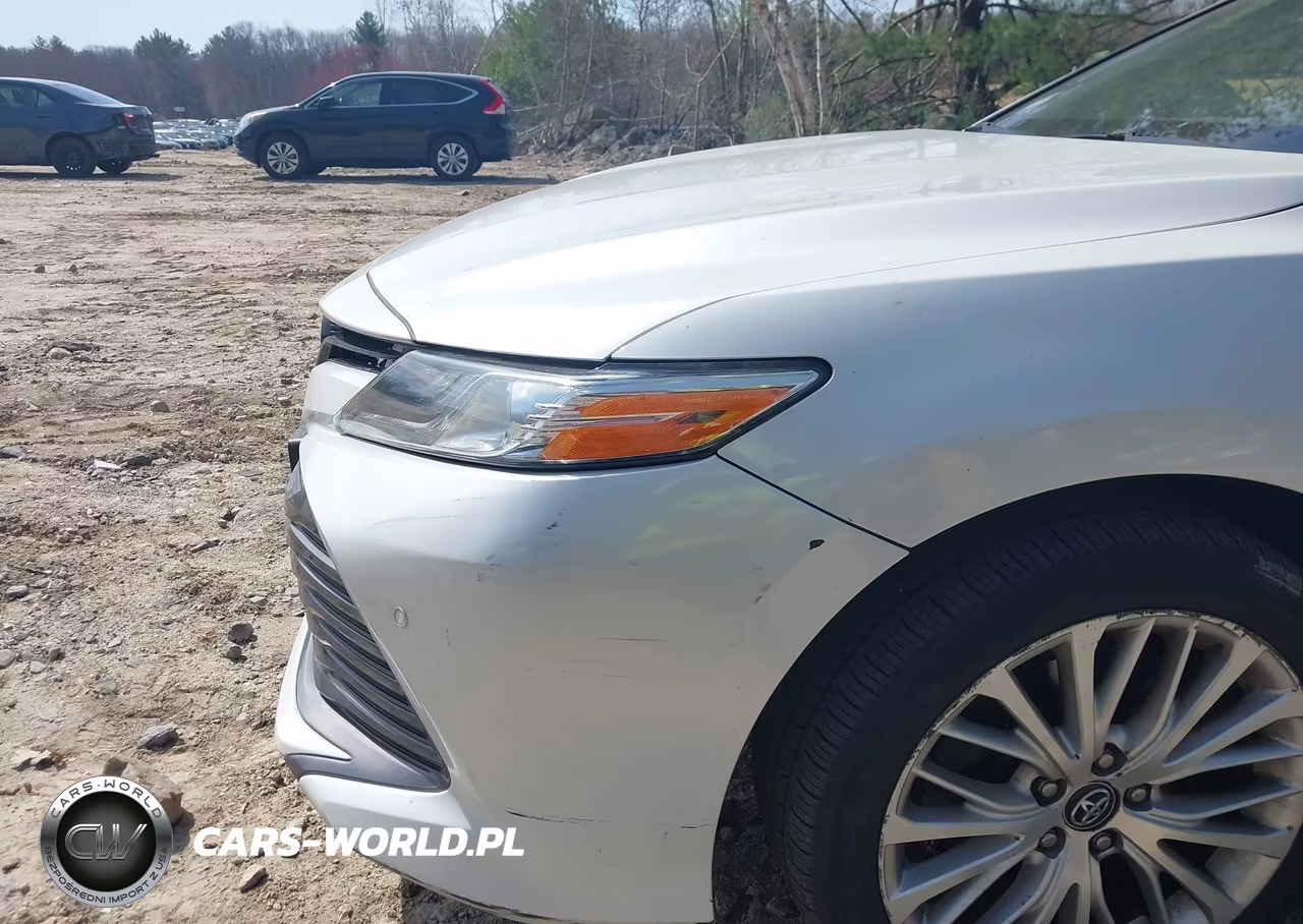 2018 Toyota Camry Xle VIN:4T1B11HK6JU006859 - 17