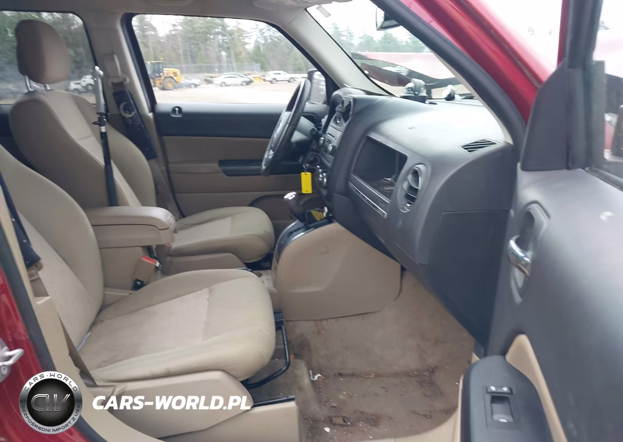 2015 Jeep Patriot Latitude VIN:1C4NJPFB6FD419850 - 5