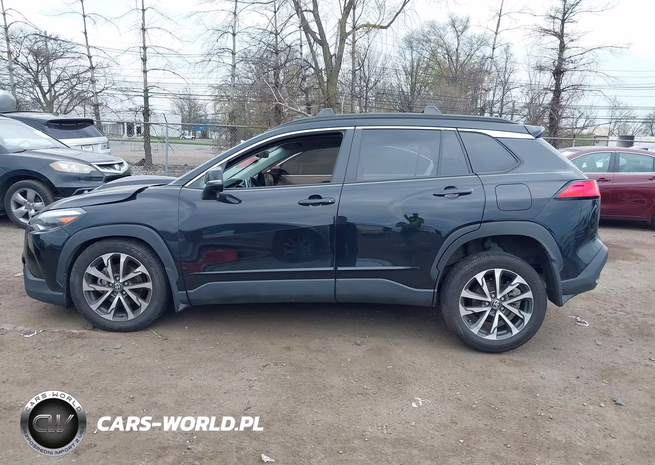 2022 Toyota Corolla Cross Xle VIN:7MUDAABG5NV037876 - 14