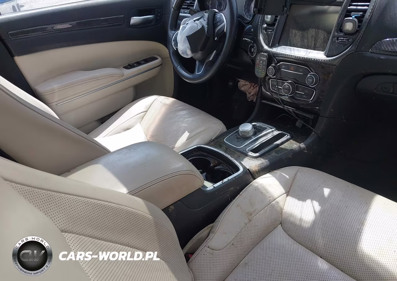 2016 Chrysler 300C VIN:2C3CCAEG6GH182118 - 5