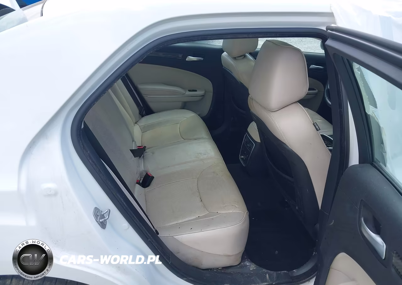2016 Chrysler 300C VIN:2C3CCAEG6GH182118 - 8