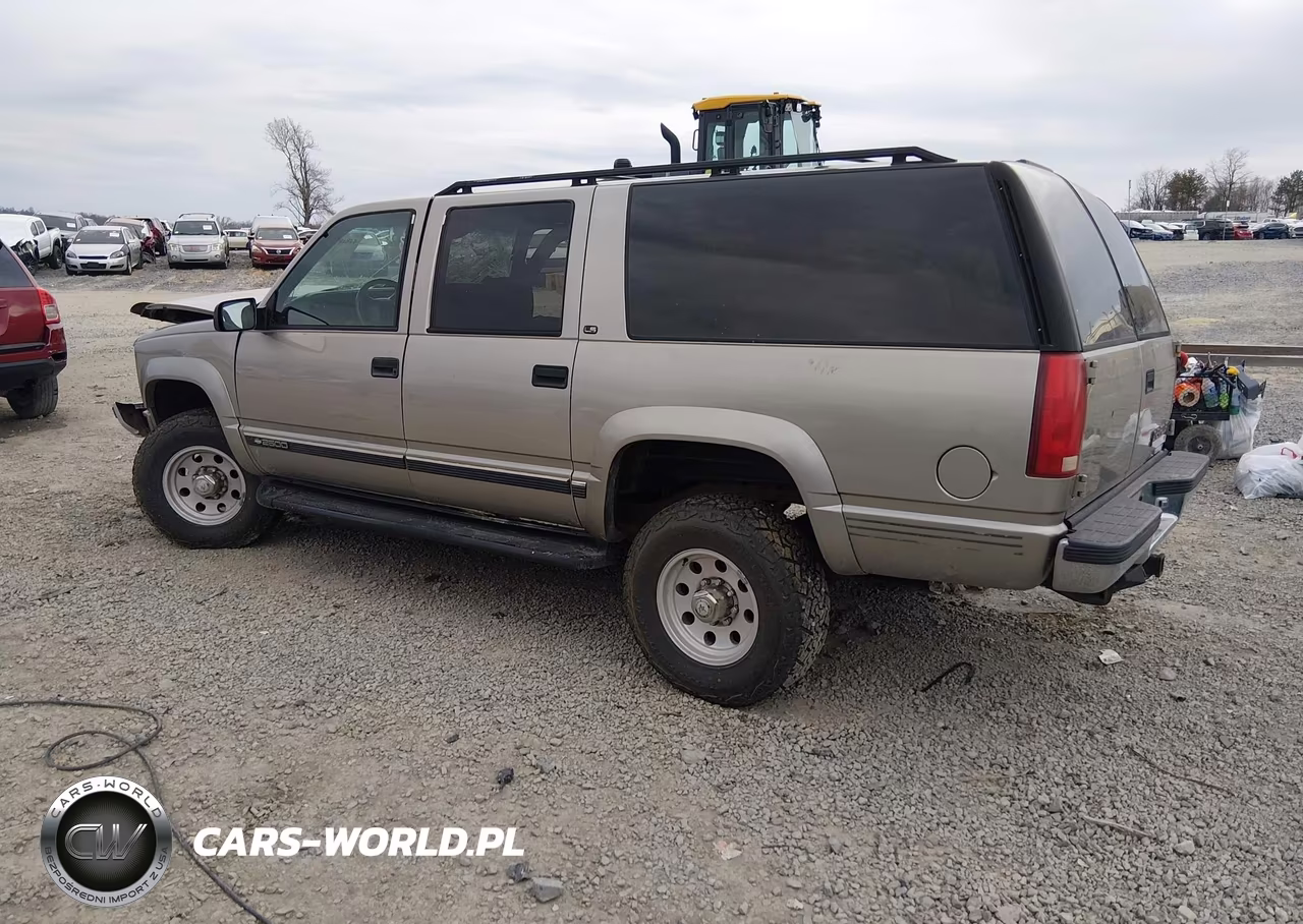 1999 Chevrolet Suburban 2500 VIN:3GNGK26J3XG116441 - 3