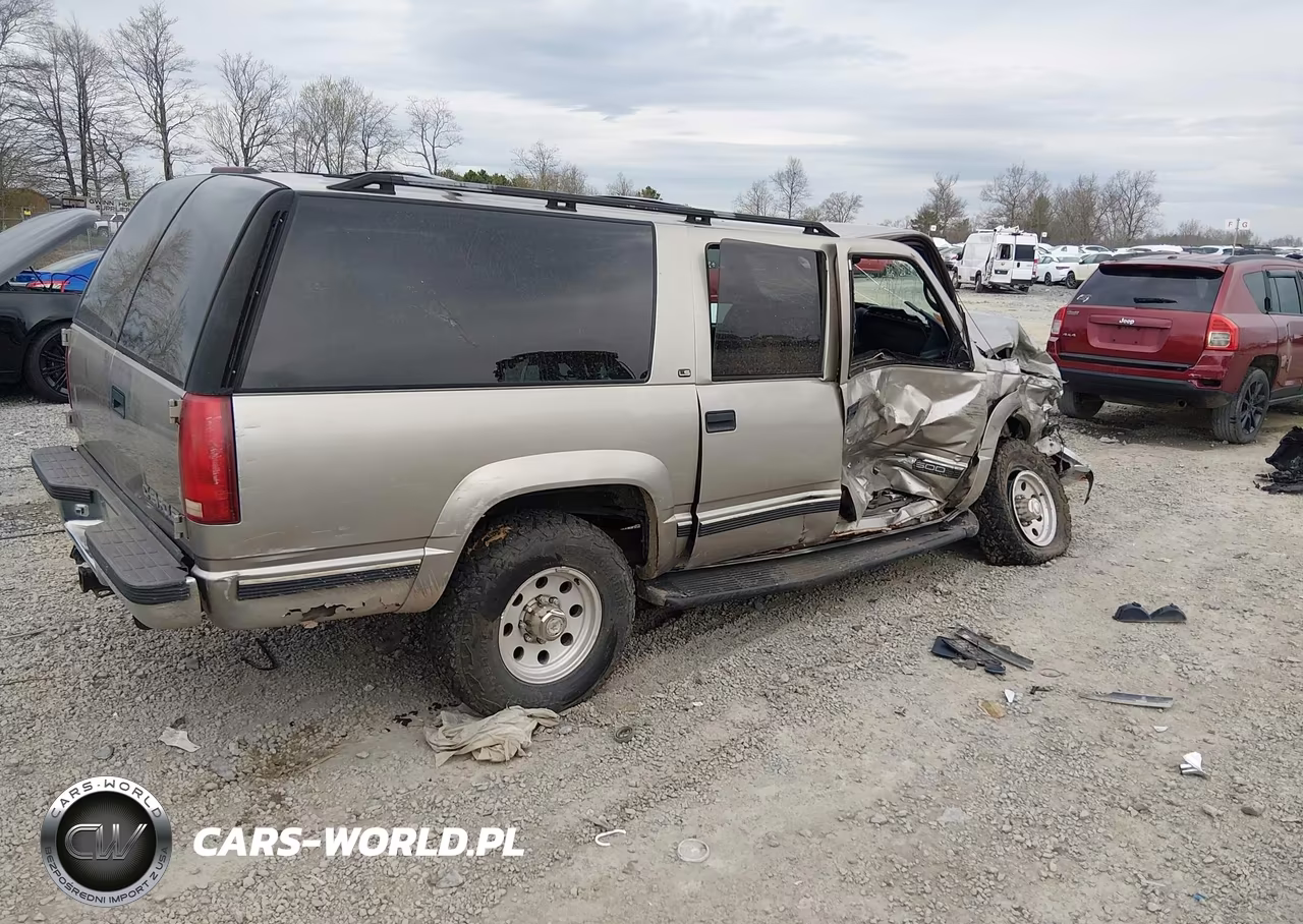 1999 Chevrolet Suburban 2500 VIN:3GNGK26J3XG116441 - 4