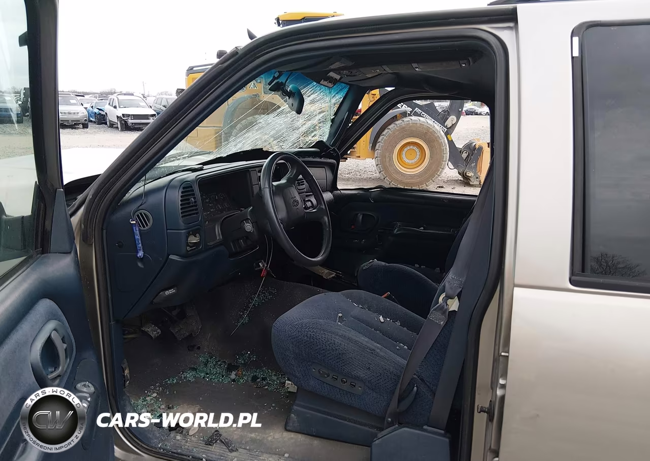 1999 Chevrolet Suburban 2500 VIN:3GNGK26J3XG116441 - 5