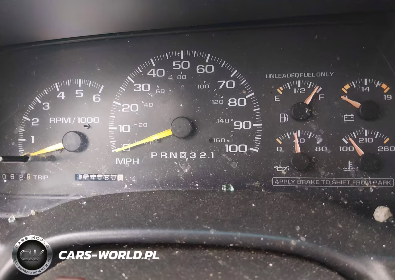 1999 Chevrolet Suburban 2500 VIN:3GNGK26J3XG116441 - 7