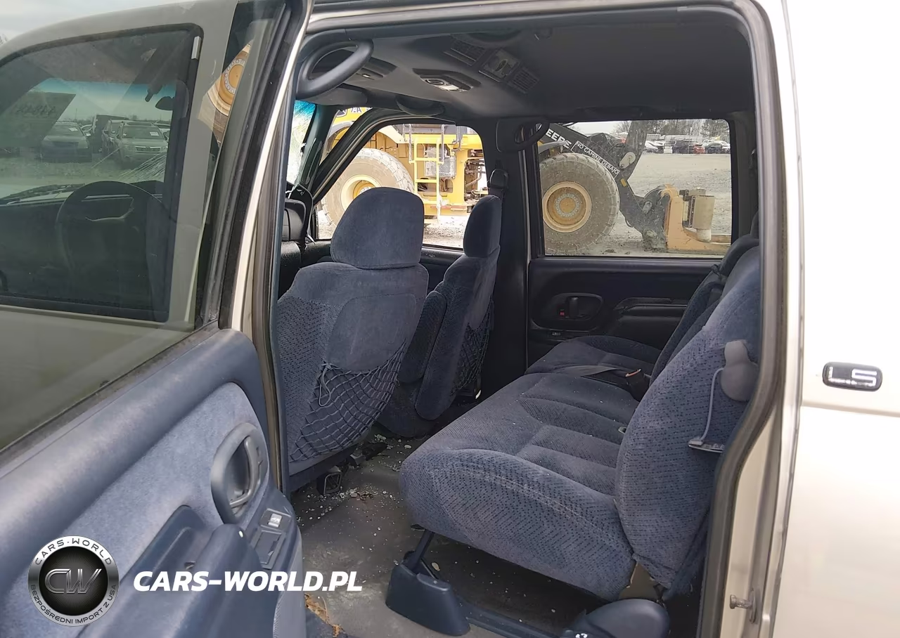 1999 Chevrolet Suburban 2500 VIN:3GNGK26J3XG116441 - 8