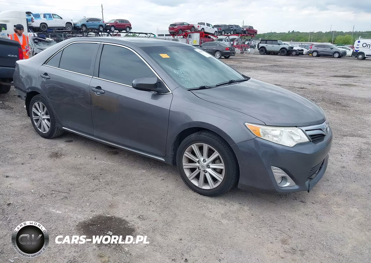 2013 Toyota Camry Xle V6 – zdjęcie 1 z 17