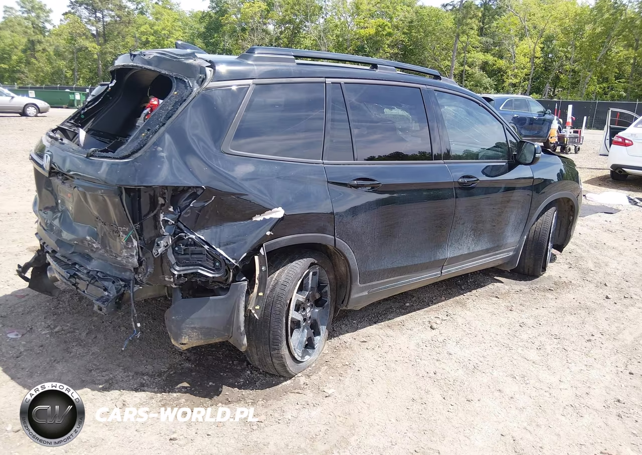 2024 Honda Passport Awd Black VIN:5FNYF8H86RB002652 - 4