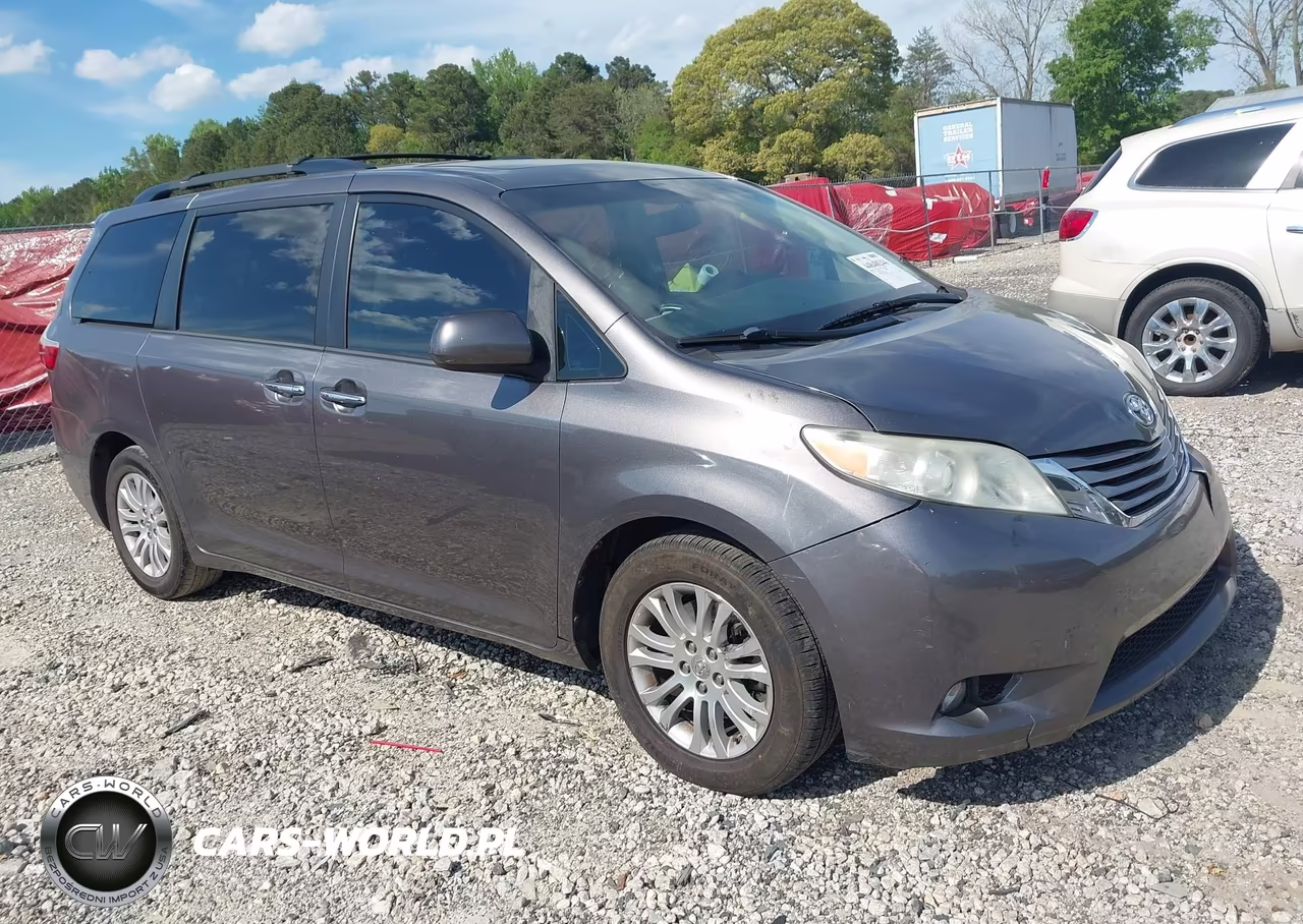 2017 Toyota Sienna Xle 8 Passenger