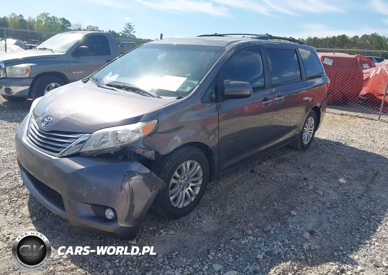 2017 Toyota Sienna Xle 8 Passenger VIN:5TDYZ3DC3HS832780 - 2
