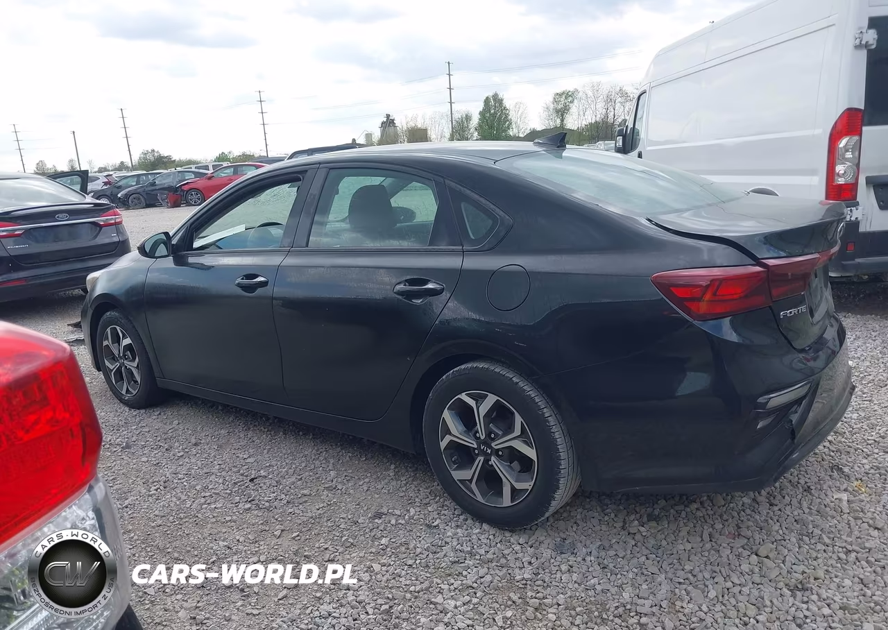 2019 Kia Forte Lxs VIN:3KPF24AD4KE012949 - 15