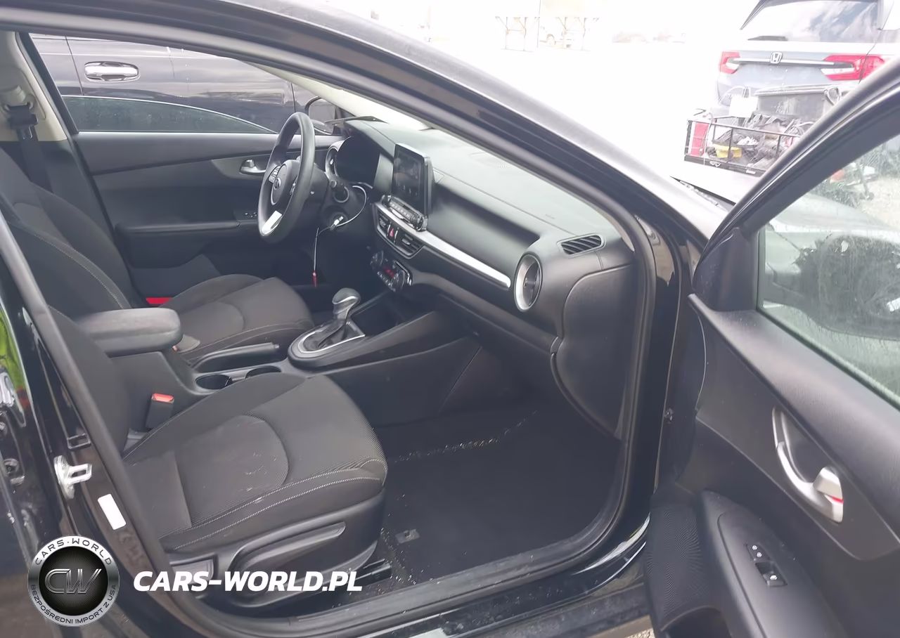 2019 Kia Forte Lxs VIN:3KPF24AD4KE012949 - 5