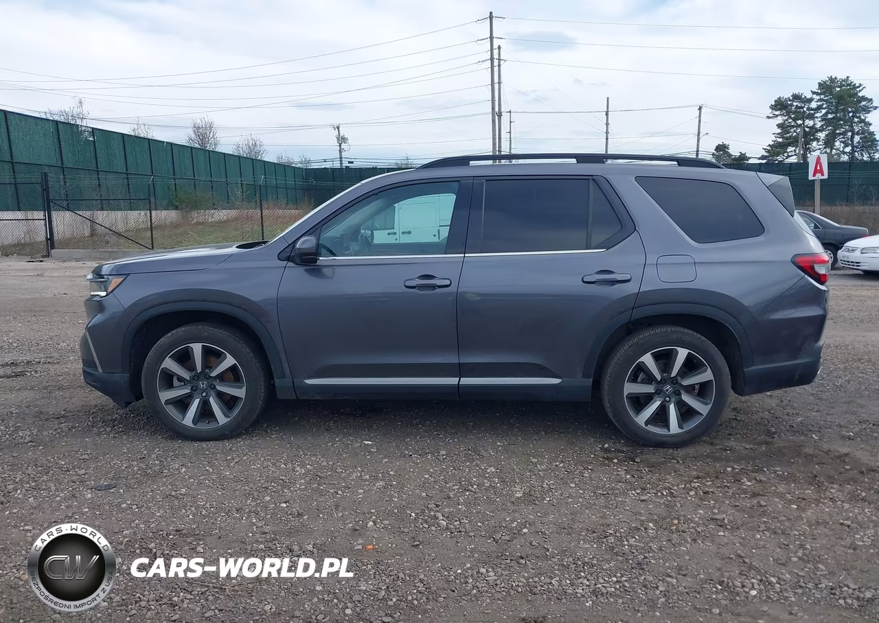 2025 Honda Pilot Touring VIN:5FNYG1H78SB035184 - 14