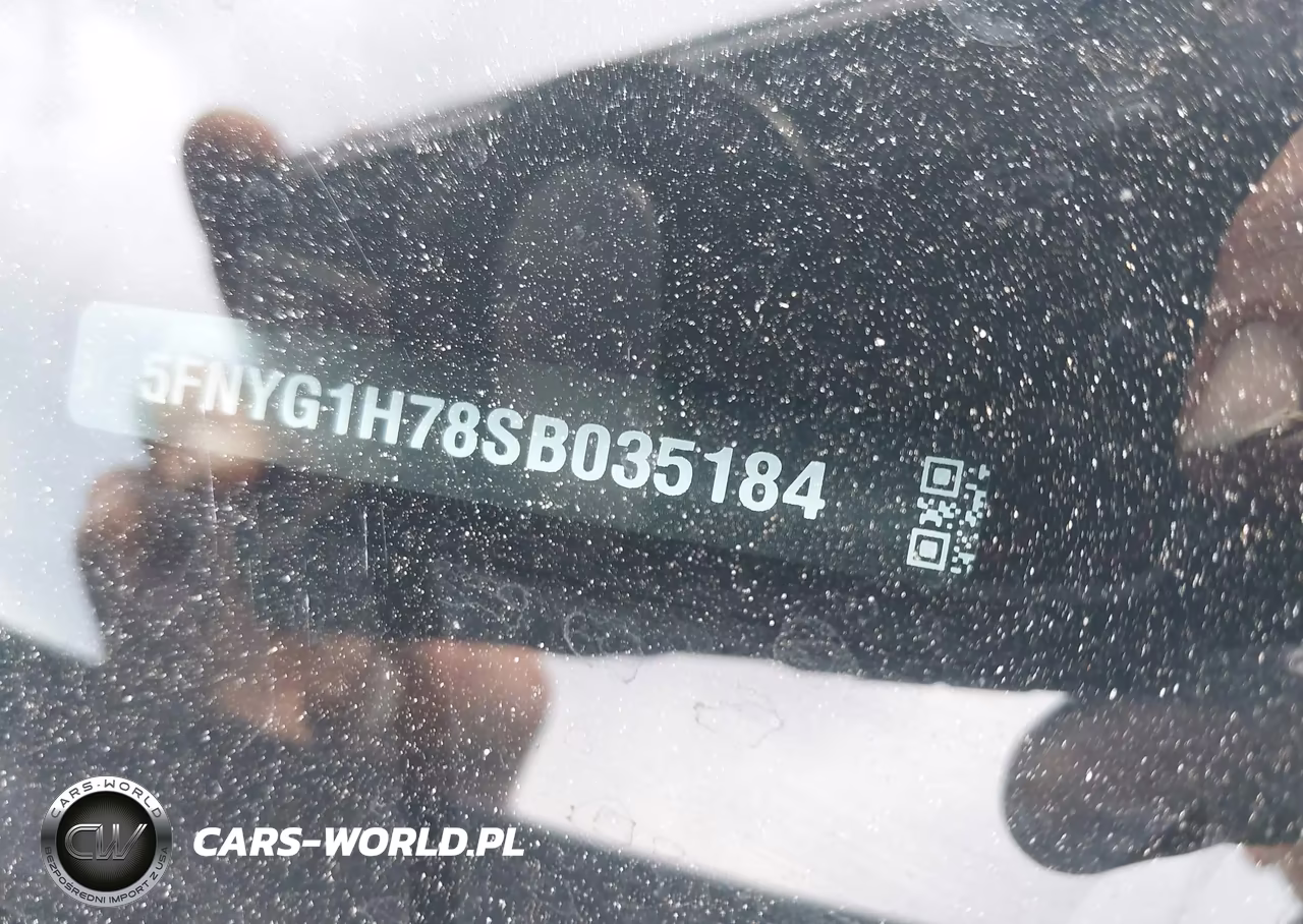 2025 Honda Pilot Touring VIN:5FNYG1H78SB035184 - 17
