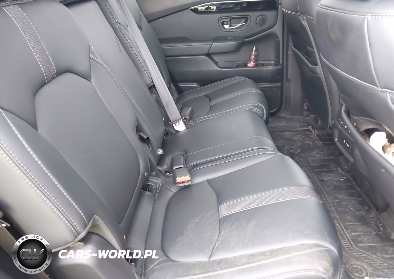 2025 Honda Pilot Touring VIN:5FNYG1H78SB035184 - 8