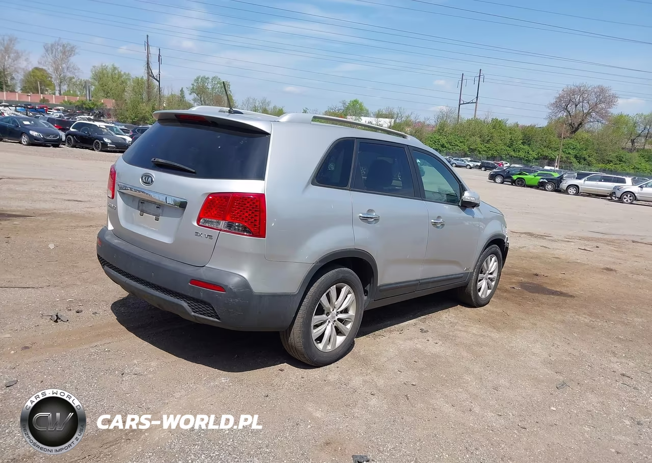 2011 Kia Sorento Ex V6 VIN:5XYKUDA2XBG040636 - 4